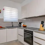 Ester וילה פולה