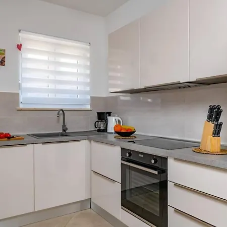 Ester Βίλα Πούλα